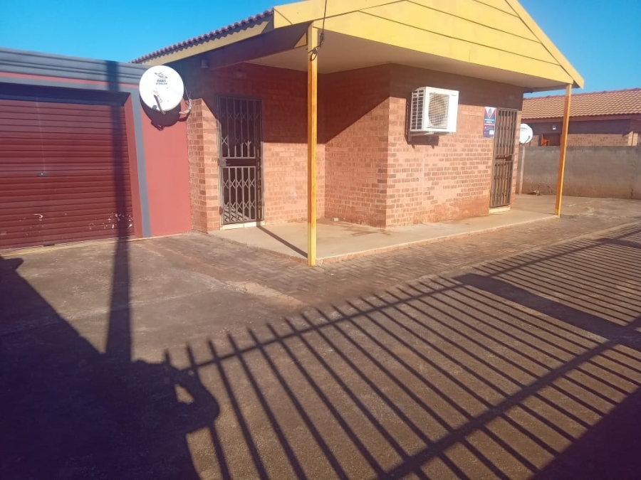 To Let 4 Bedroom Property for Rent in Northam Limpopo