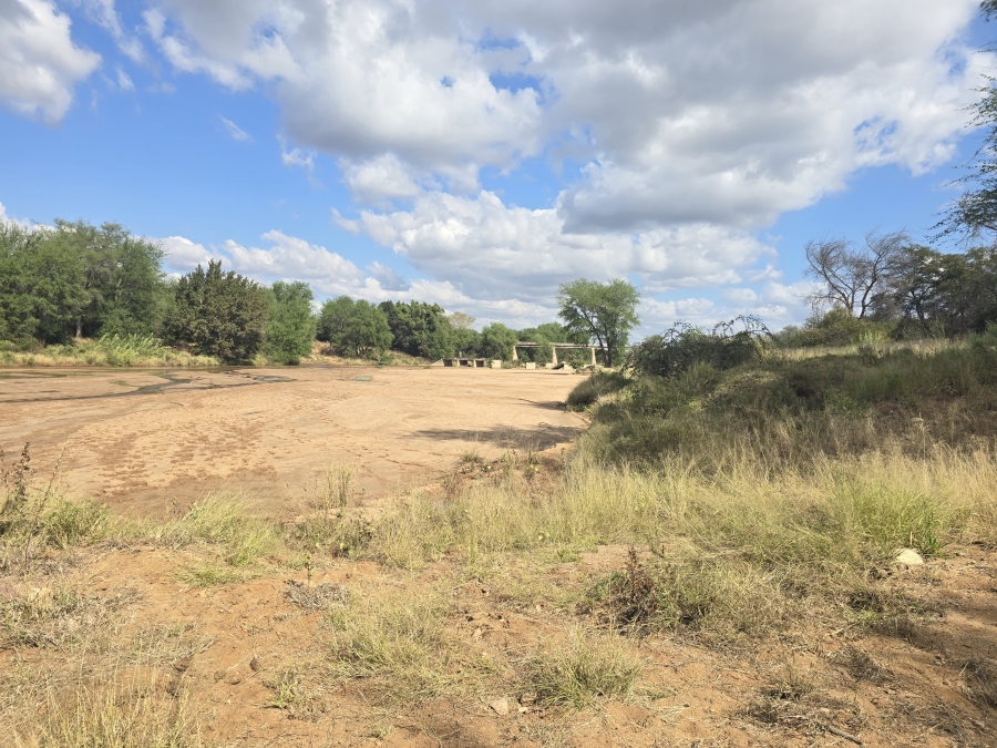 5 Bedroom Property for Sale in Mopane Limpopo