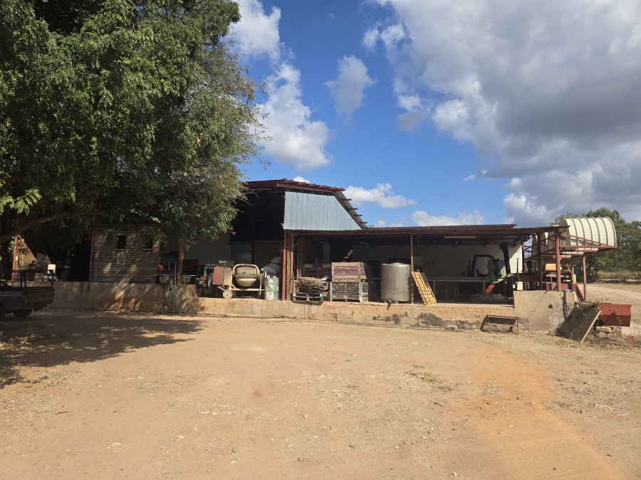 5 Bedroom Property for Sale in Mopane Limpopo