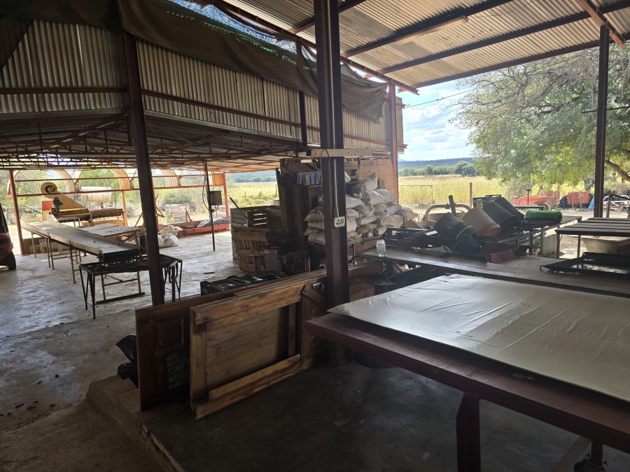 5 Bedroom Property for Sale in Mopane Limpopo