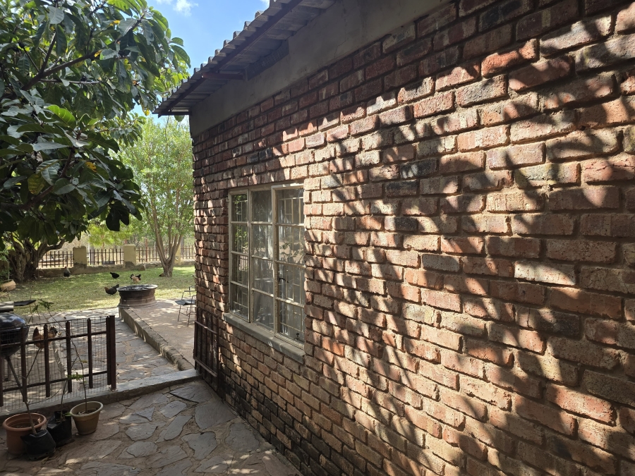 5 Bedroom Property for Sale in Mopane Limpopo