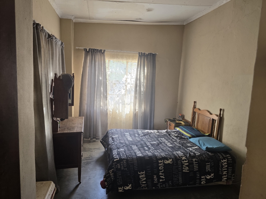 5 Bedroom Property for Sale in Mopane Limpopo