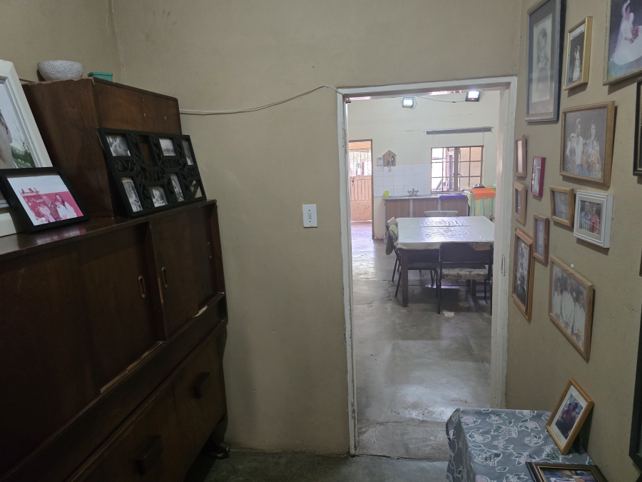 5 Bedroom Property for Sale in Mopane Limpopo