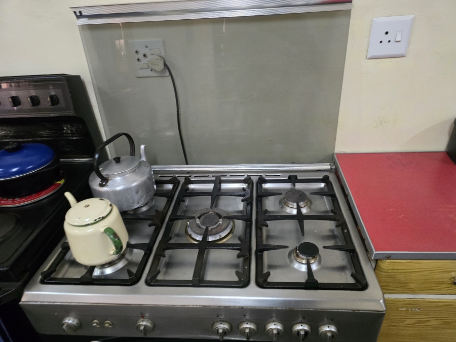 5 Bedroom Property for Sale in Mopane Limpopo