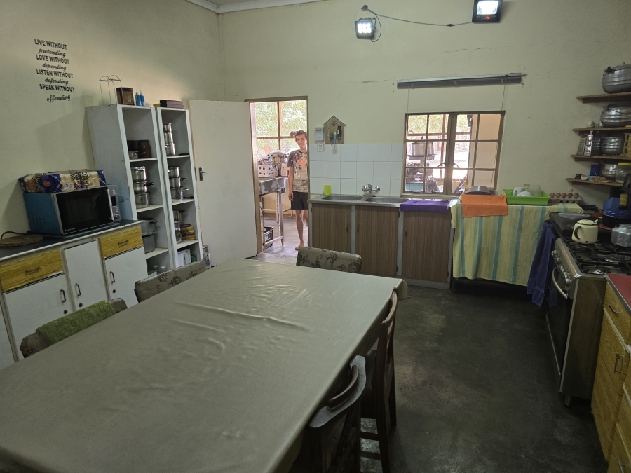 5 Bedroom Property for Sale in Mopane Limpopo