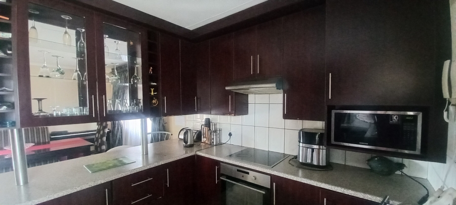 6 Bedroom Property for Sale in Flora Park Limpopo