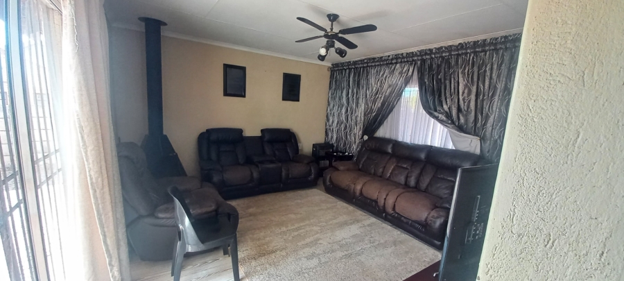 6 Bedroom Property for Sale in Flora Park Limpopo