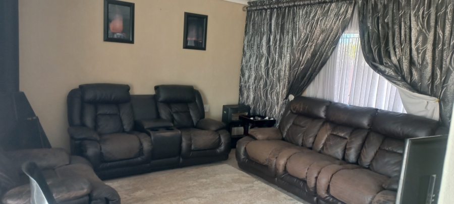 6 Bedroom Property for Sale in Flora Park Limpopo