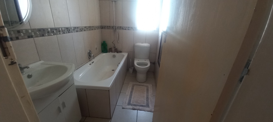 6 Bedroom Property for Sale in Flora Park Limpopo