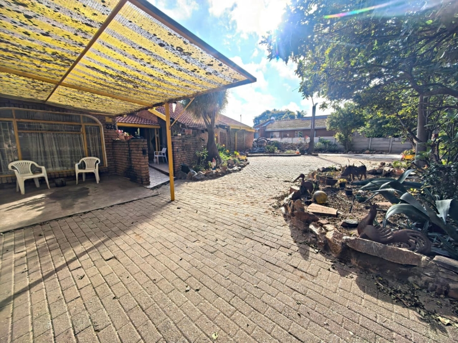 3 Bedroom Property for Sale in Fauna Park Limpopo