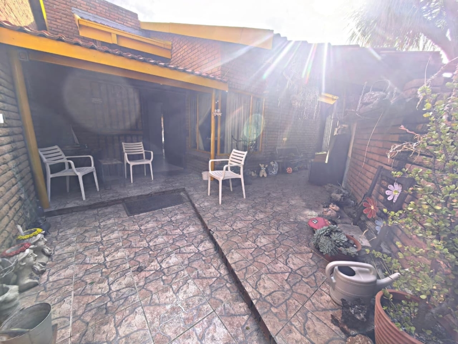 3 Bedroom Property for Sale in Fauna Park Limpopo