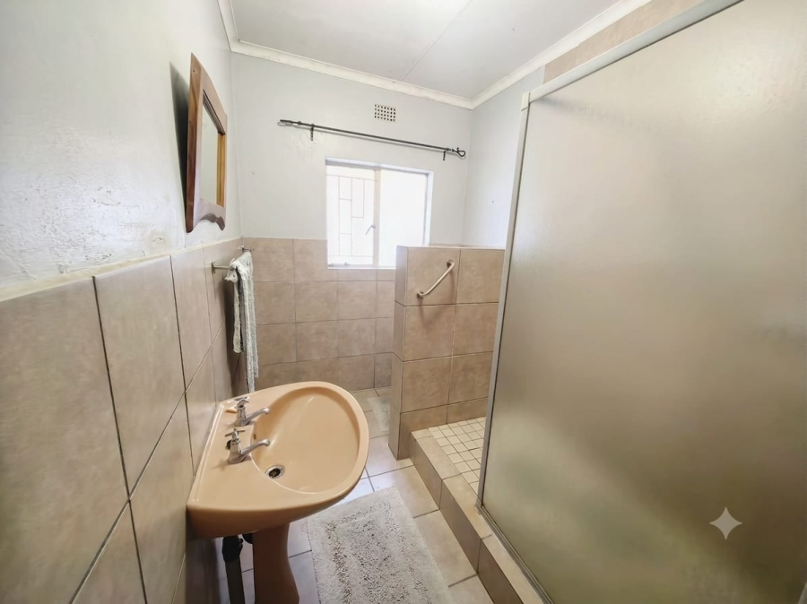3 Bedroom Property for Sale in Fauna Park Limpopo