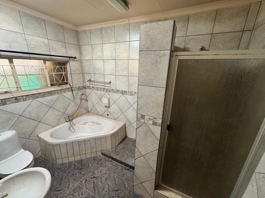 5 Bedroom Property for Sale in Impala Park Limpopo