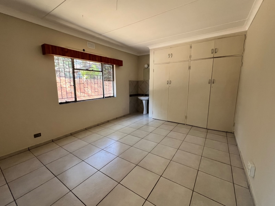 To Let 4 Bedroom Property for Rent in Kameeldoringpark Limpopo