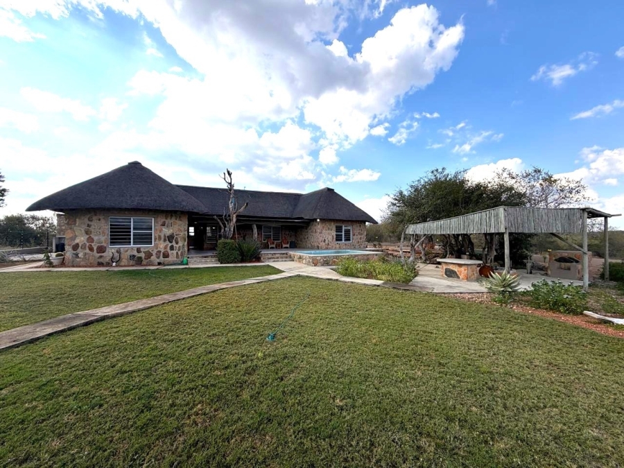 Commercial Property for Sale in Ndlovumzi Limpopo