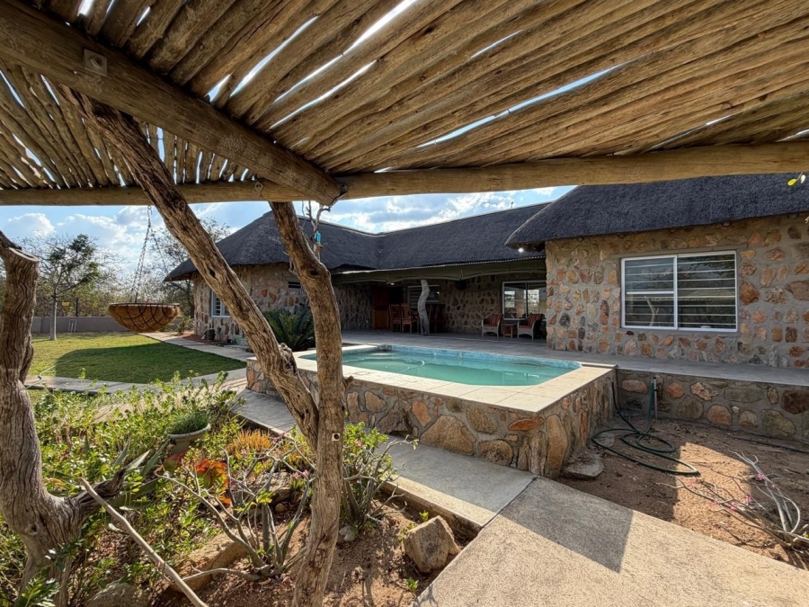 Commercial Property for Sale in Ndlovumzi Limpopo