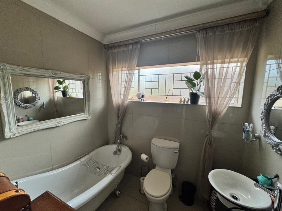 4 Bedroom Property for Sale in Chroompark Limpopo