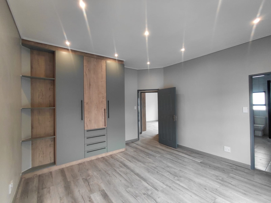 5 Bedroom Property for Sale in Bendor Limpopo
