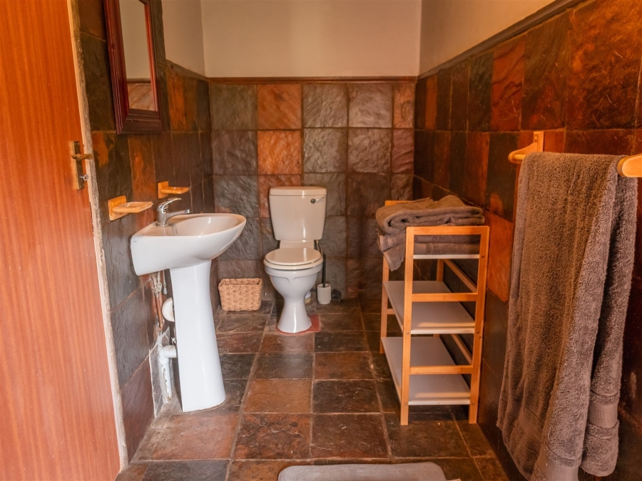 5 Bedroom Property for Sale in Ndlovumzi Limpopo
