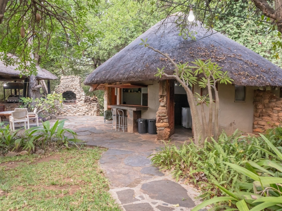 5 Bedroom Property for Sale in Ndlovumzi Limpopo