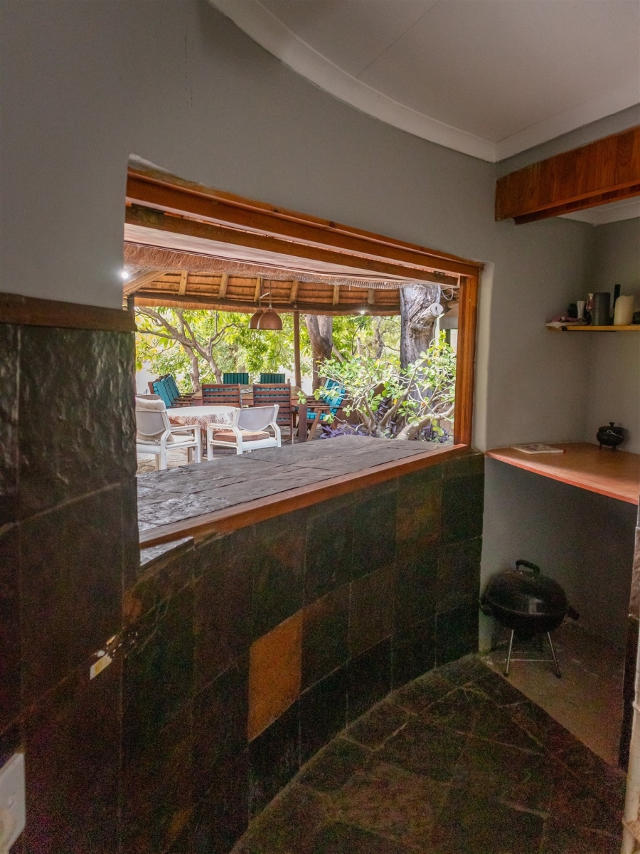 5 Bedroom Property for Sale in Ndlovumzi Limpopo