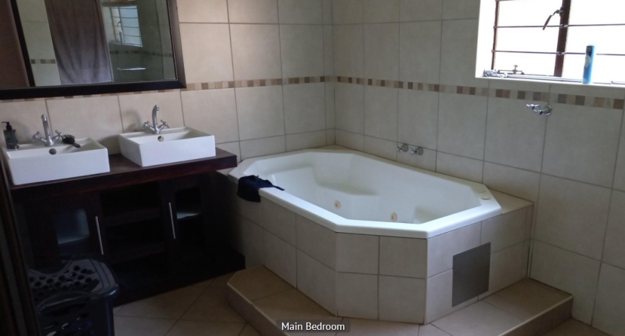 5 Bedroom Property for Sale in Bendor Limpopo