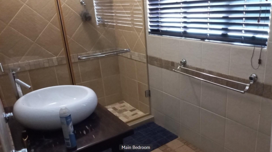 5 Bedroom Property for Sale in Bendor Limpopo