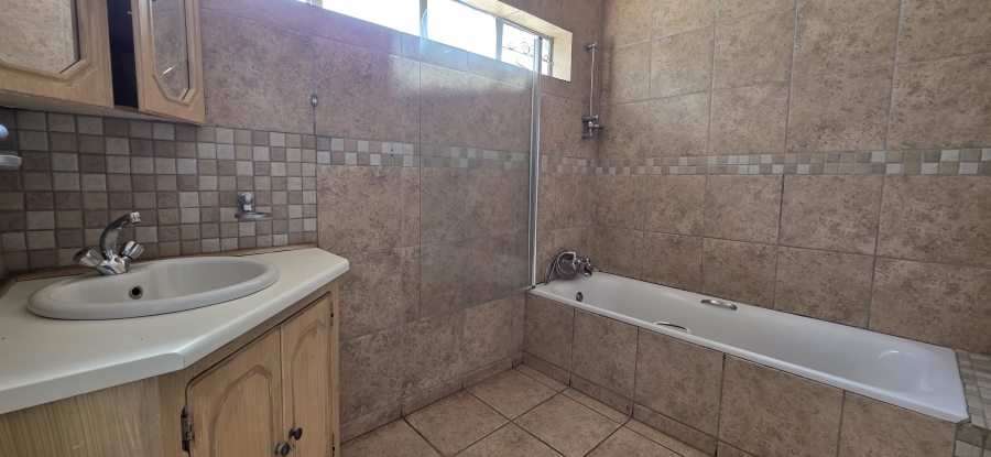 3 Bedroom Property for Sale in Hospitaalpark Limpopo