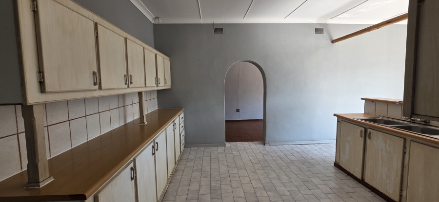 3 Bedroom Property for Sale in Hospitaalpark Limpopo