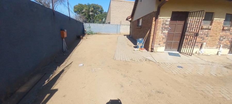 10 Bedroom Property for Sale in Penina Park Limpopo