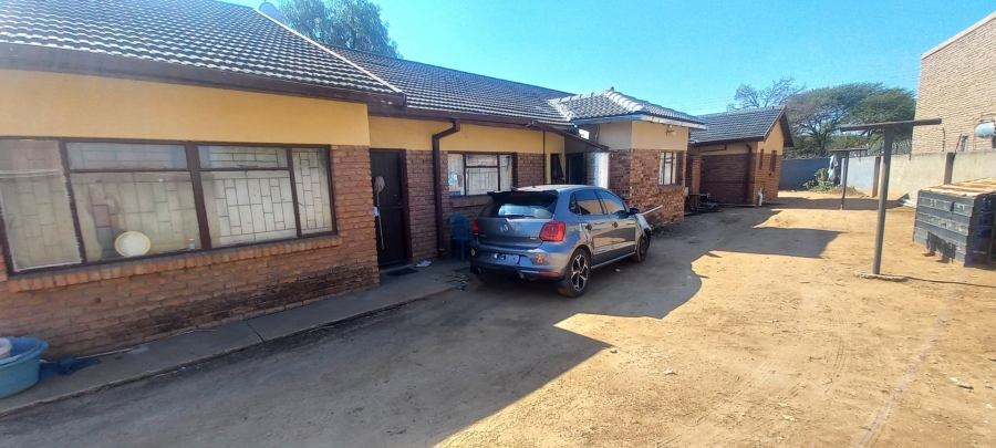 10 Bedroom Property for Sale in Penina Park Limpopo