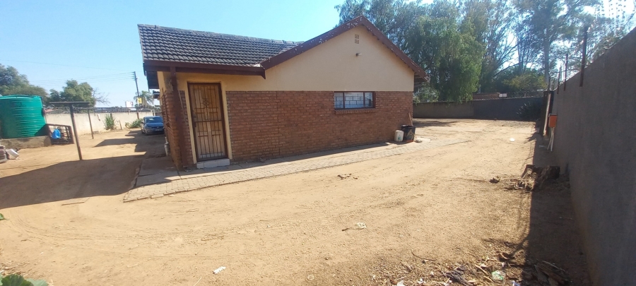 10 Bedroom Property for Sale in Penina Park Limpopo