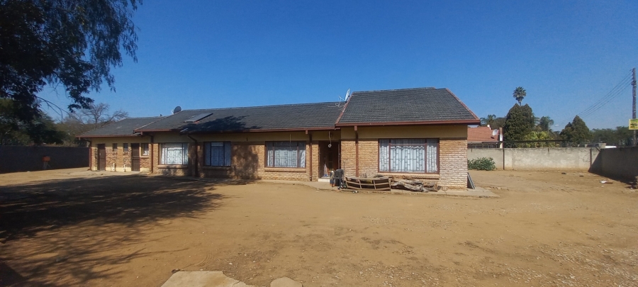 10 Bedroom Property for Sale in Penina Park Limpopo