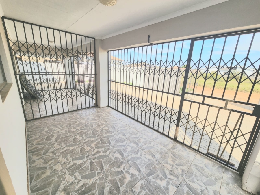 6 Bedroom Property for Sale in Northam Limpopo