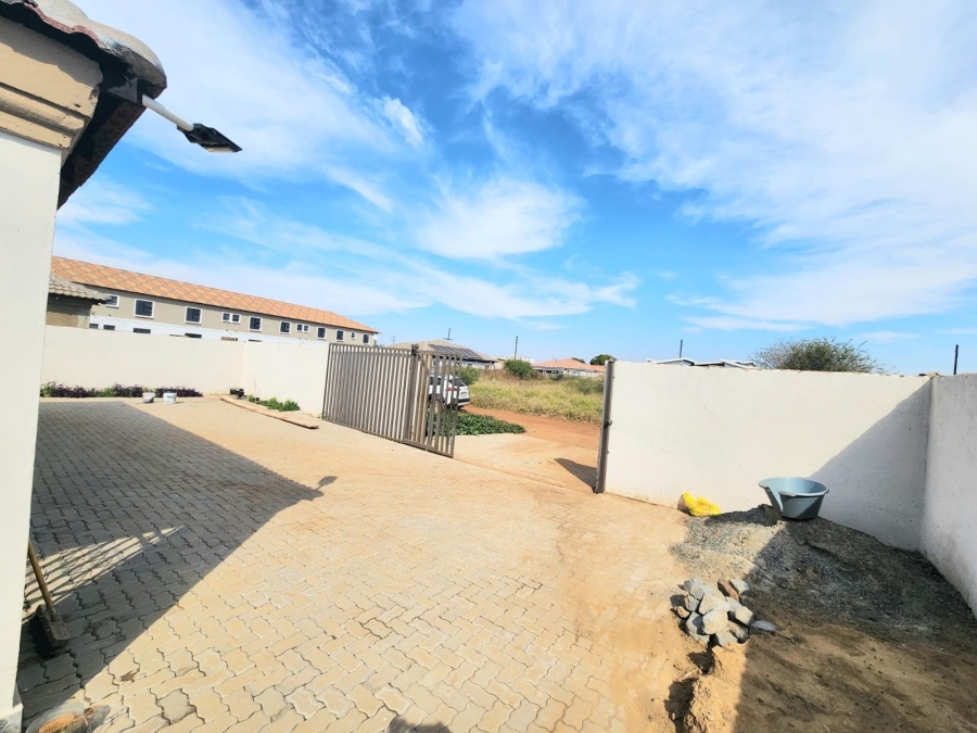 6 Bedroom Property for Sale in Northam Limpopo