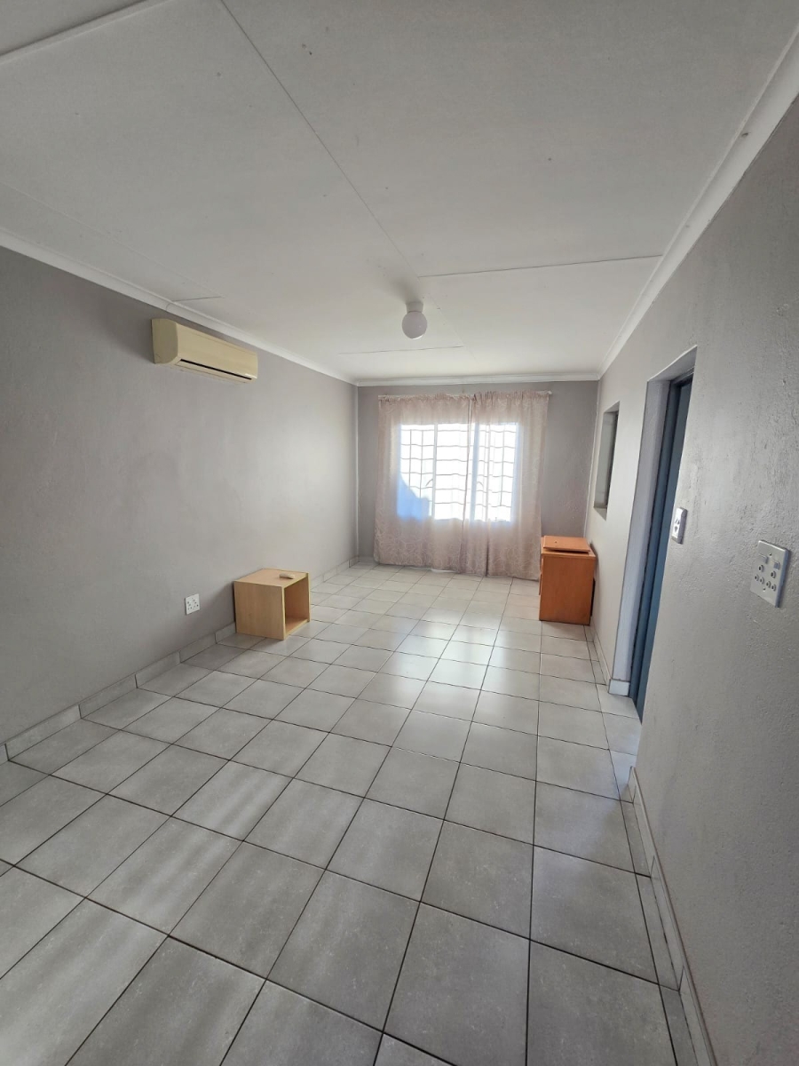 To Let 1 Bedroom Property for Rent in Hoedspruit Limpopo