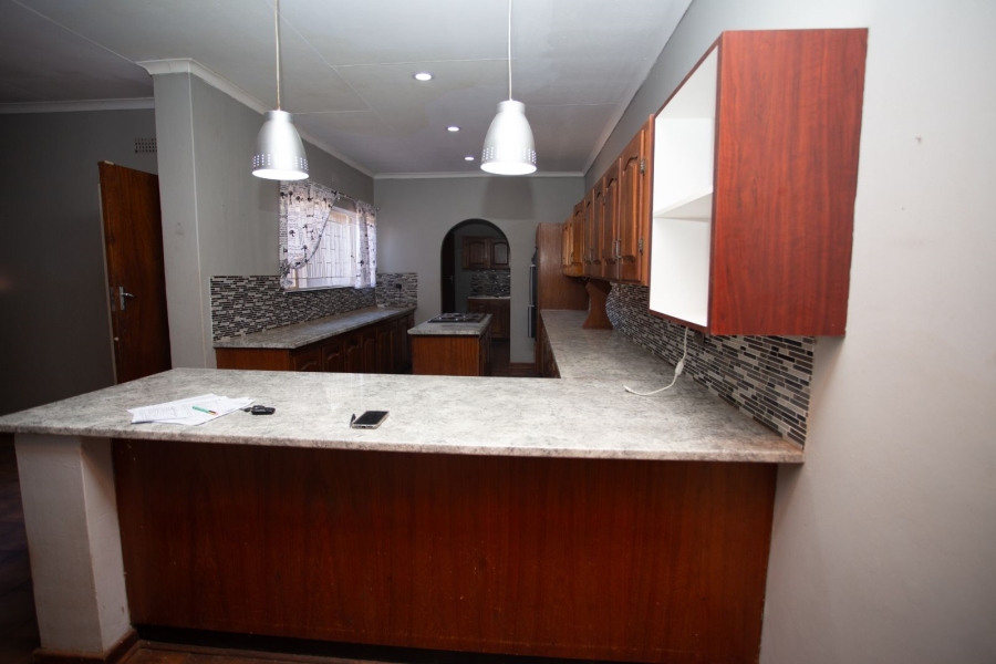 To Let 4 Bedroom Property for Rent in Chroompark Limpopo