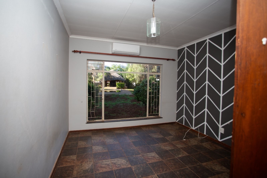 To Let 4 Bedroom Property for Rent in Chroompark Limpopo