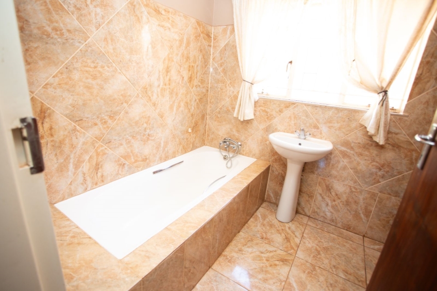To Let 4 Bedroom Property for Rent in Chroompark Limpopo