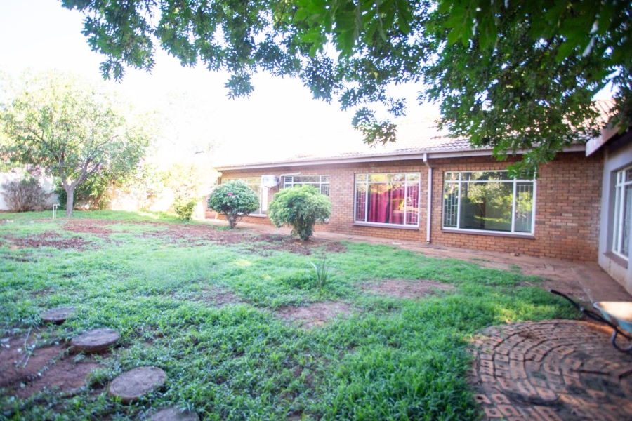 To Let 4 Bedroom Property for Rent in Chroompark Limpopo