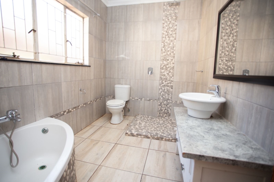 To Let 4 Bedroom Property for Rent in Chroompark Limpopo