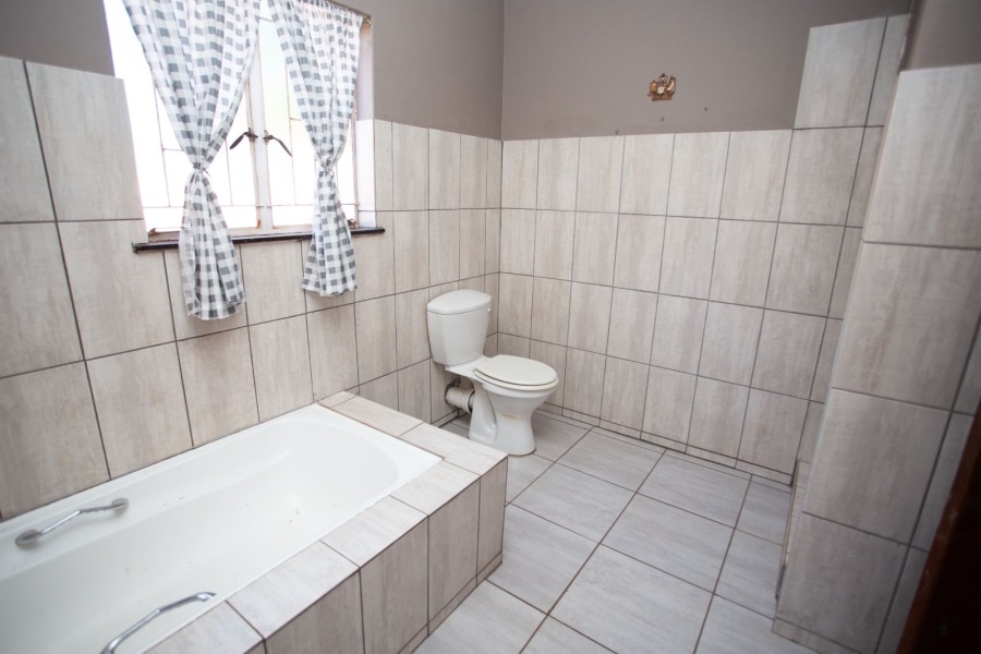 To Let 4 Bedroom Property for Rent in Chroompark Limpopo