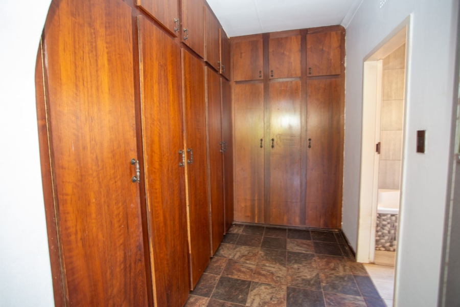 To Let 4 Bedroom Property for Rent in Chroompark Limpopo