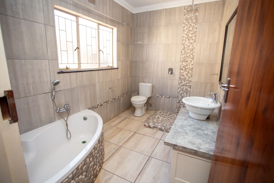To Let 4 Bedroom Property for Rent in Chroompark Limpopo