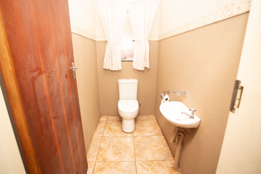 To Let 4 Bedroom Property for Rent in Chroompark Limpopo