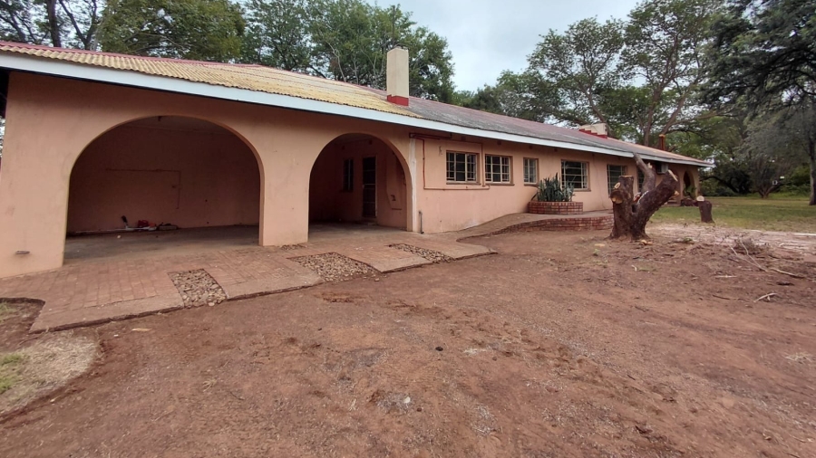 To Let 4 Bedroom Property for Rent in Northam Limpopo