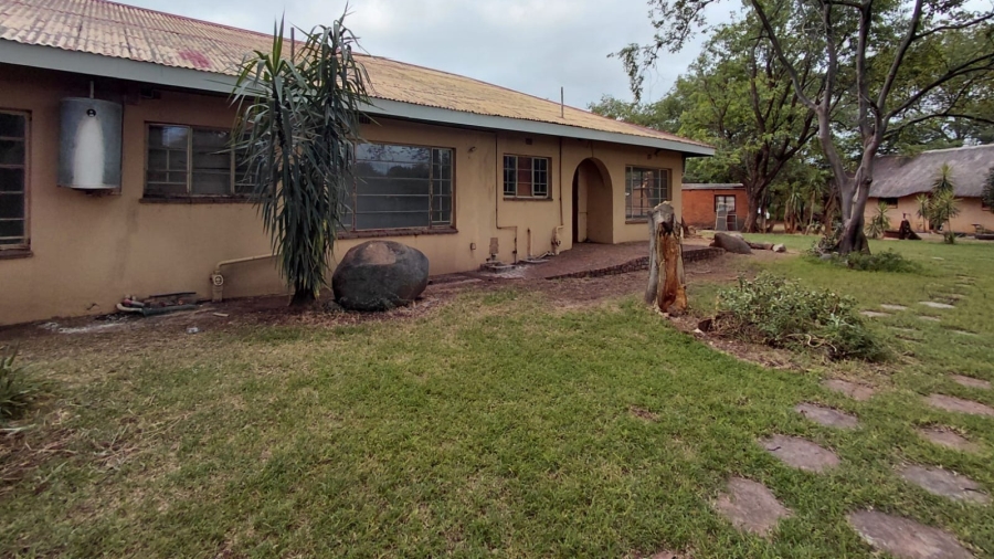 To Let 4 Bedroom Property for Rent in Northam Limpopo