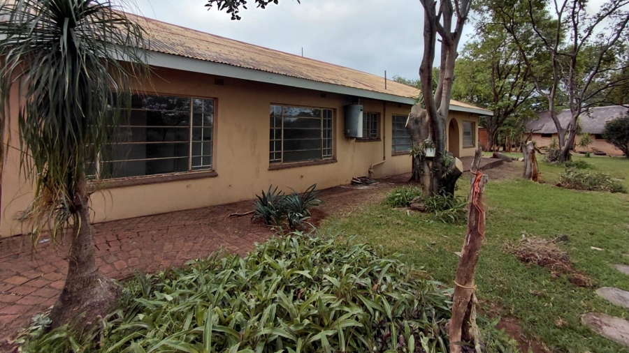 To Let 4 Bedroom Property for Rent in Northam Limpopo