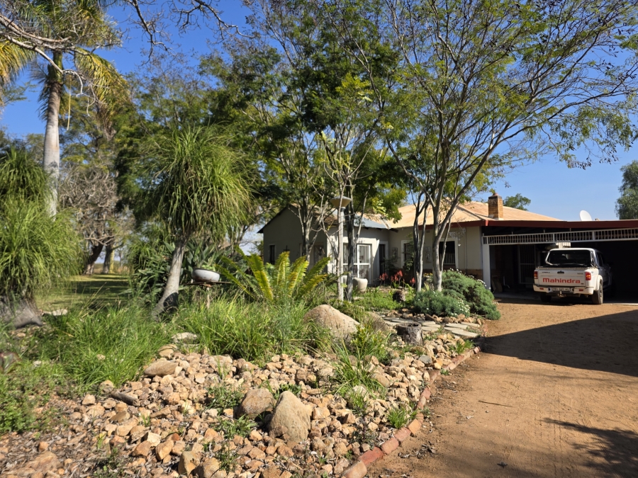 5 Bedroom Property for Sale in Dendron Limpopo