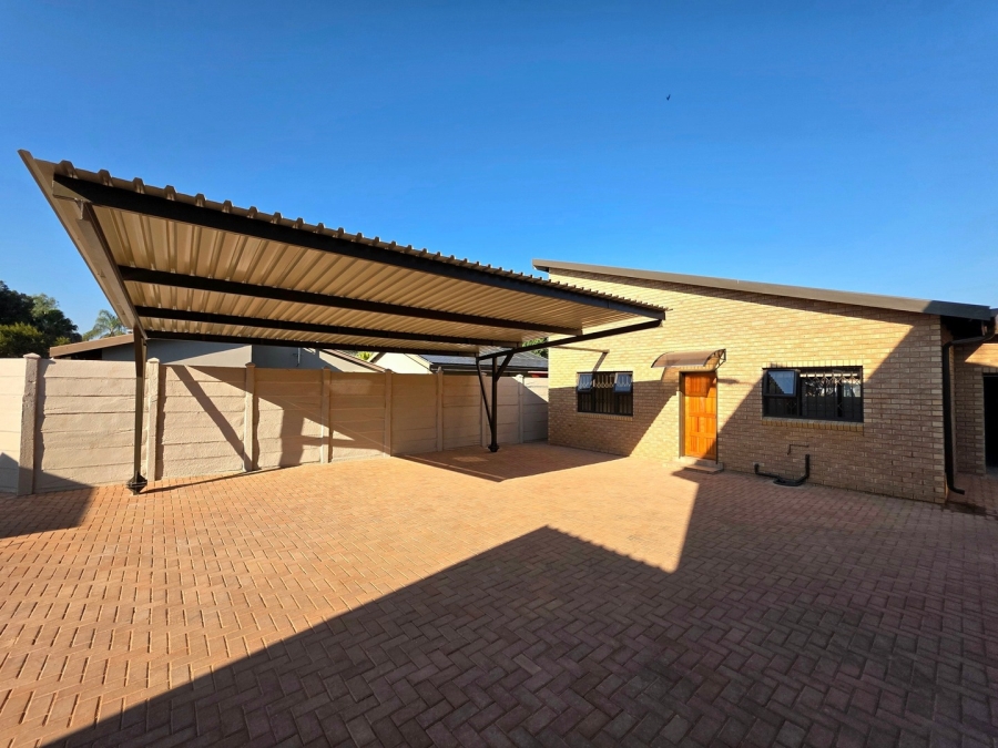 To Let 2 Bedroom Property for Rent in Fauna Park Limpopo
